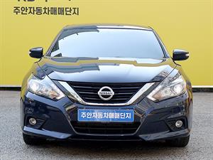 Nissan Altima - Vista 2