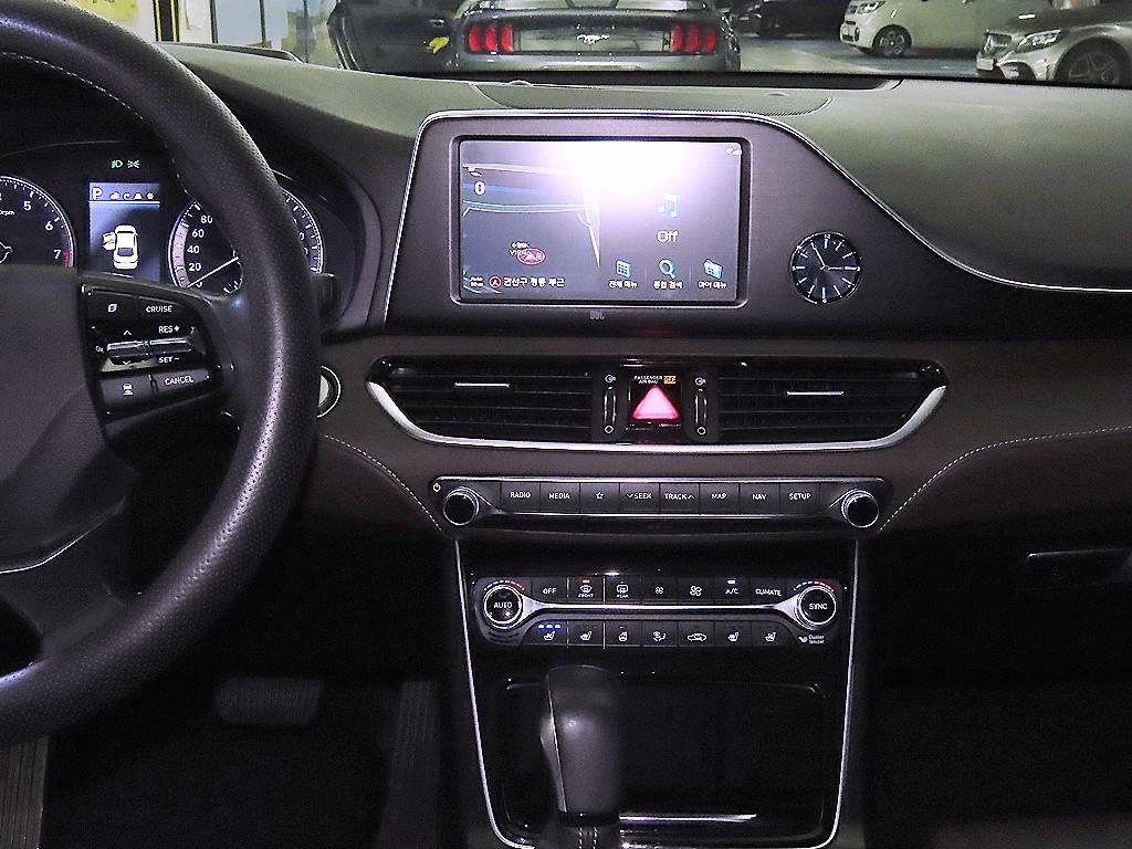 HYUNDAI Grandeur - Vista 11