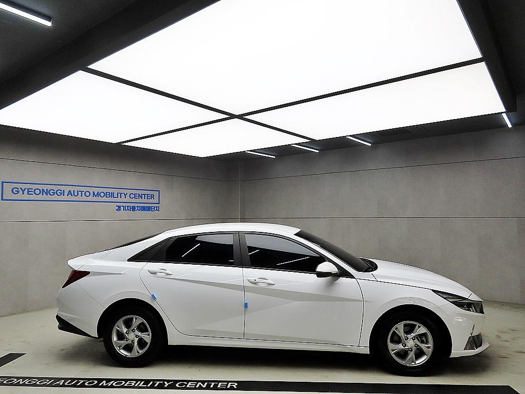 HYUNDAI Avante - Vista 2