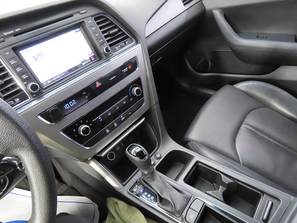 HYUNDAI Sonata - Vista 8