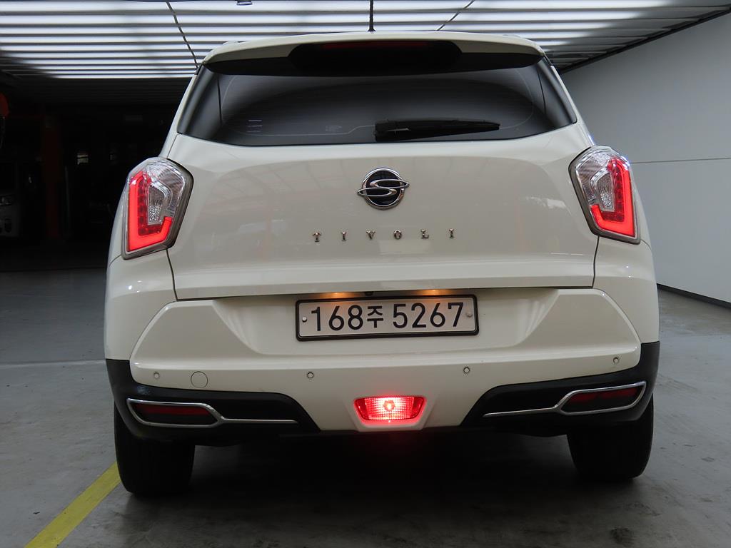Ssangyong Tivoli - Vista 4