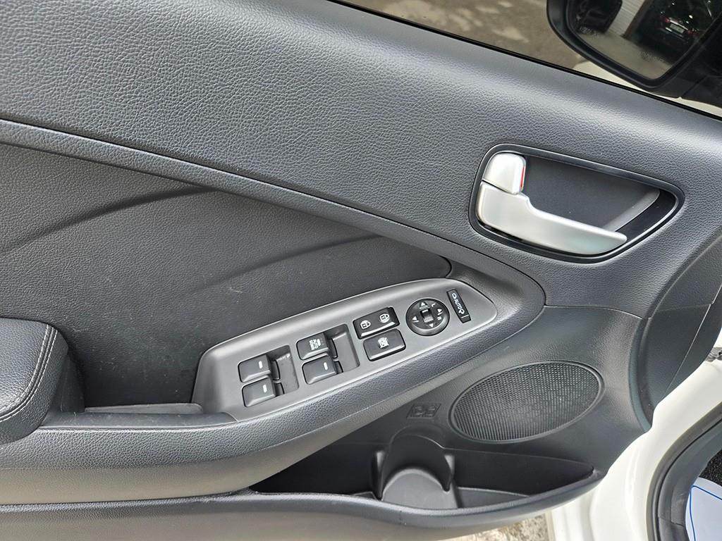 KIA K3 - Vista 12