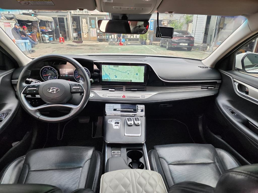 HYUNDAI Grandeur - Vista 9