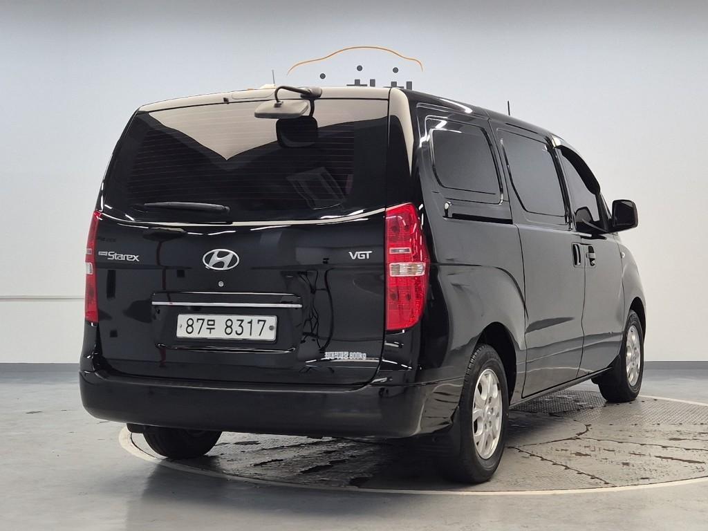 HYUNDAI Starex - Vista 4