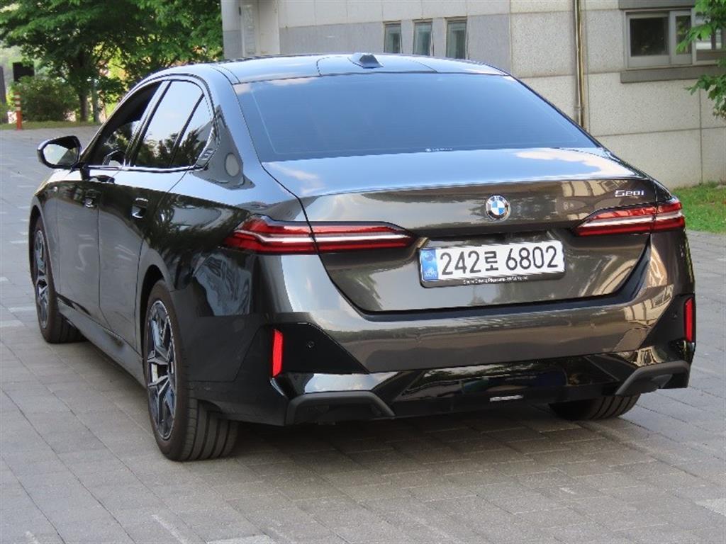 BMW 5 Series - Vista 7