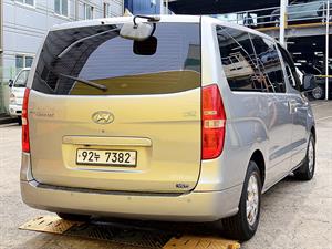 HYUNDAI Starex - Vista 8
