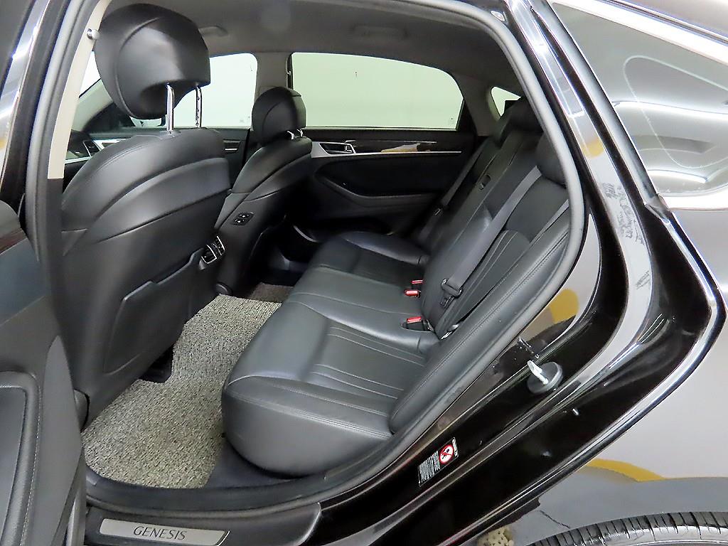 Genesis G80 - Vista 6