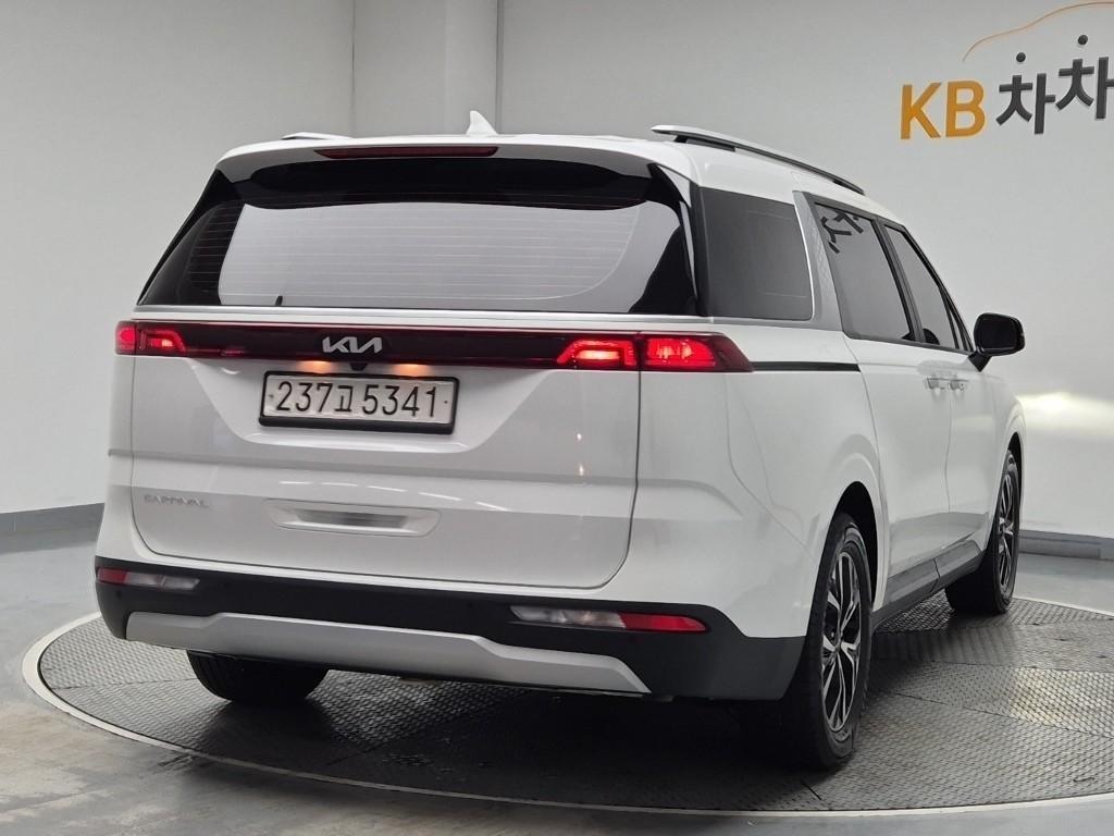 KIA Carnival - Vista 3