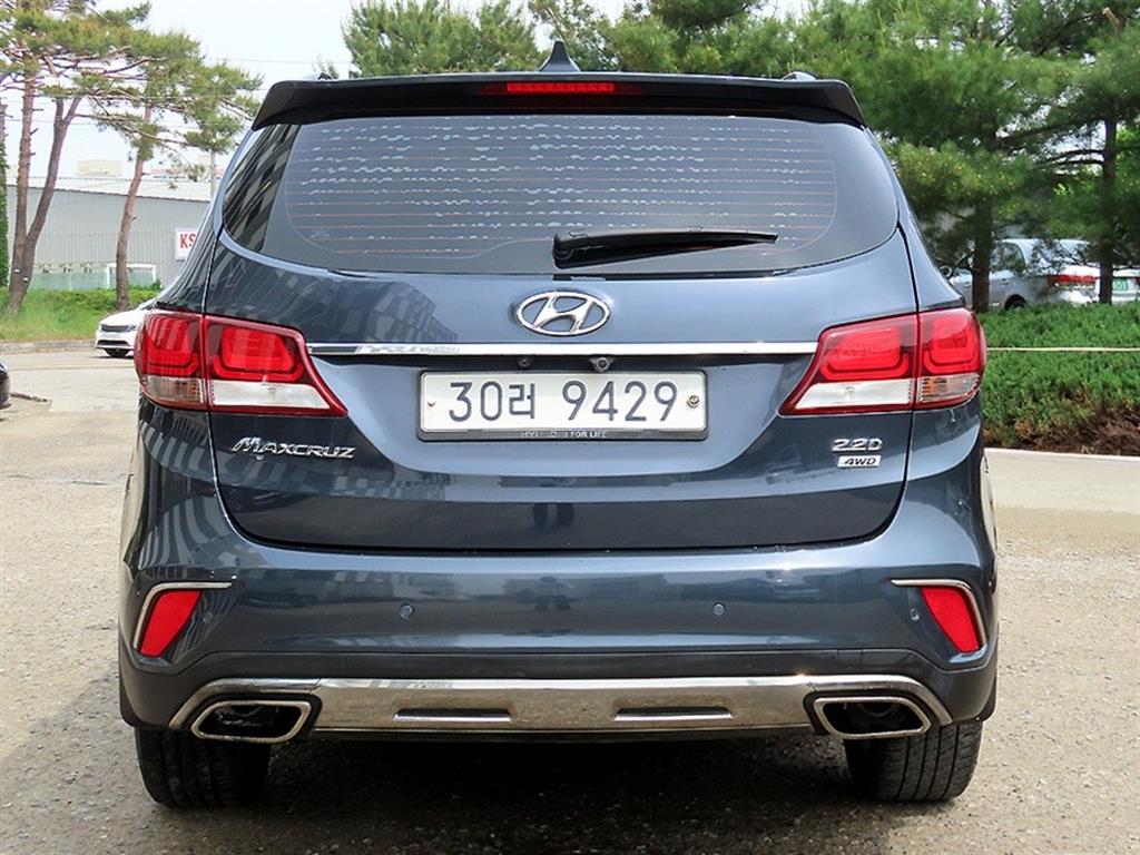 HYUNDAI Maxcruz - Vista 4