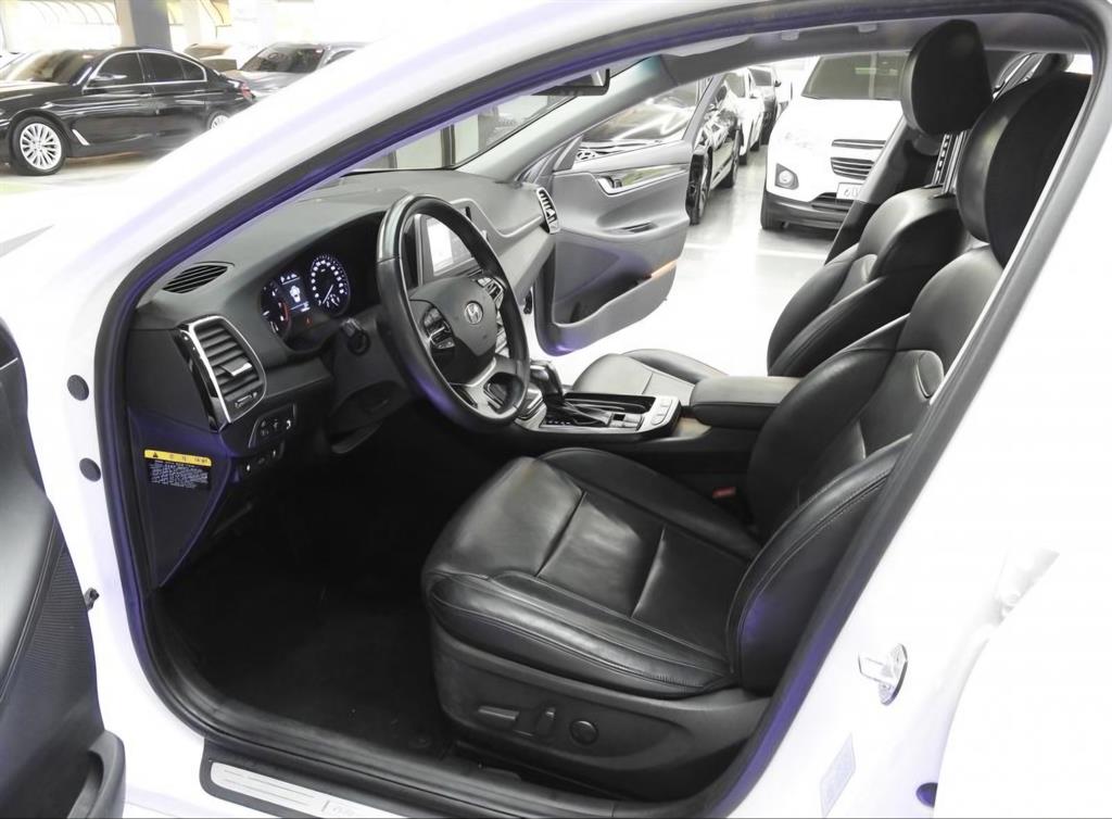 HYUNDAI Grandeur - Vista 5