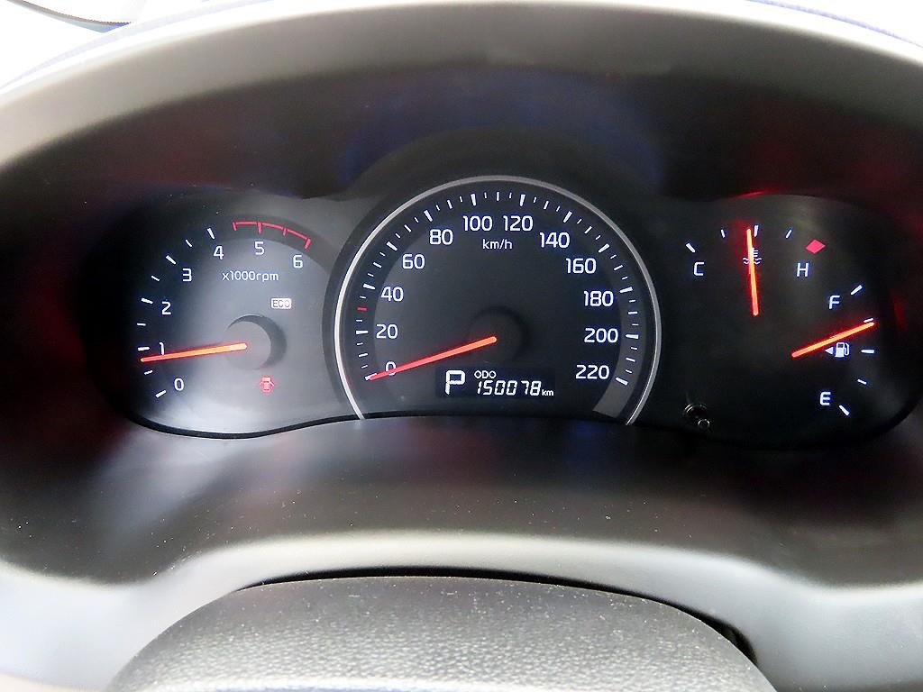 KIA Carnival - Vista 10