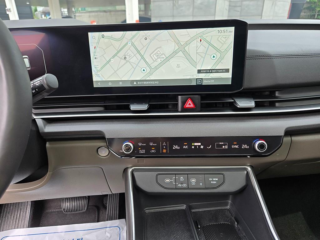 KIA Carnival - Vista 11