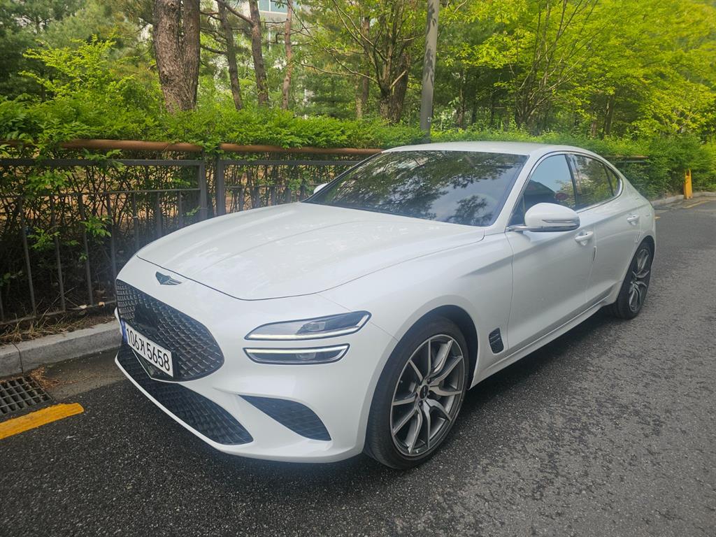 Genesis G70 - Vista 4