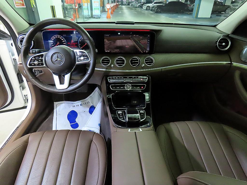 Mercedes Benz E class - Vista 10