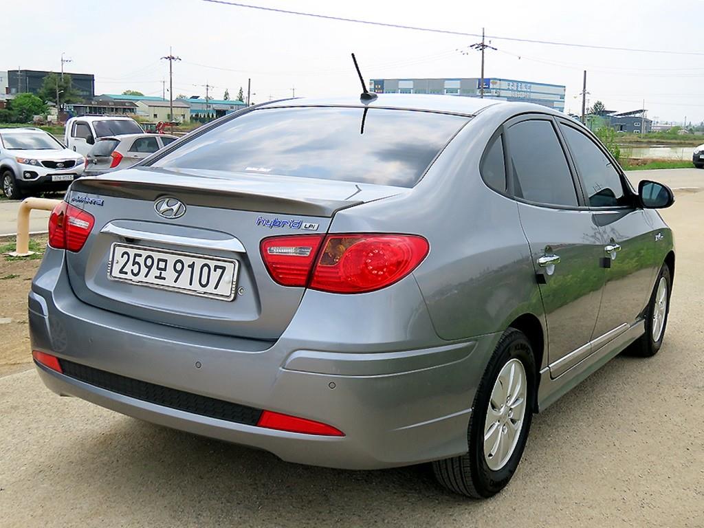 HYUNDAI Avante - Vista 3