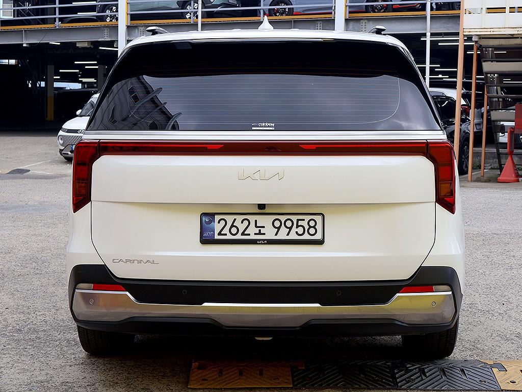 KIA Carnival - Vista 5