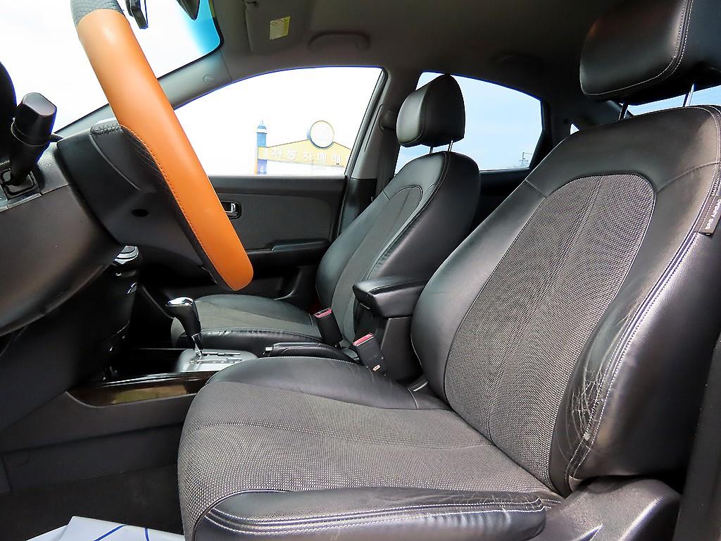 HYUNDAI Avante - Vista 5