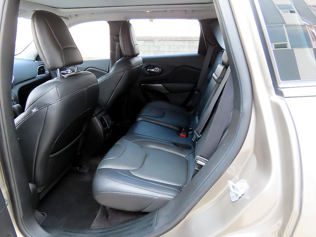 Jeep Cherokee - Vista 6