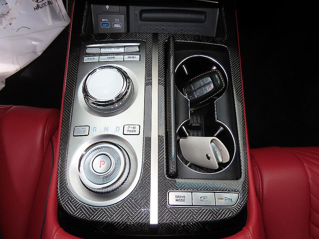 Genesis G80 - Vista 10