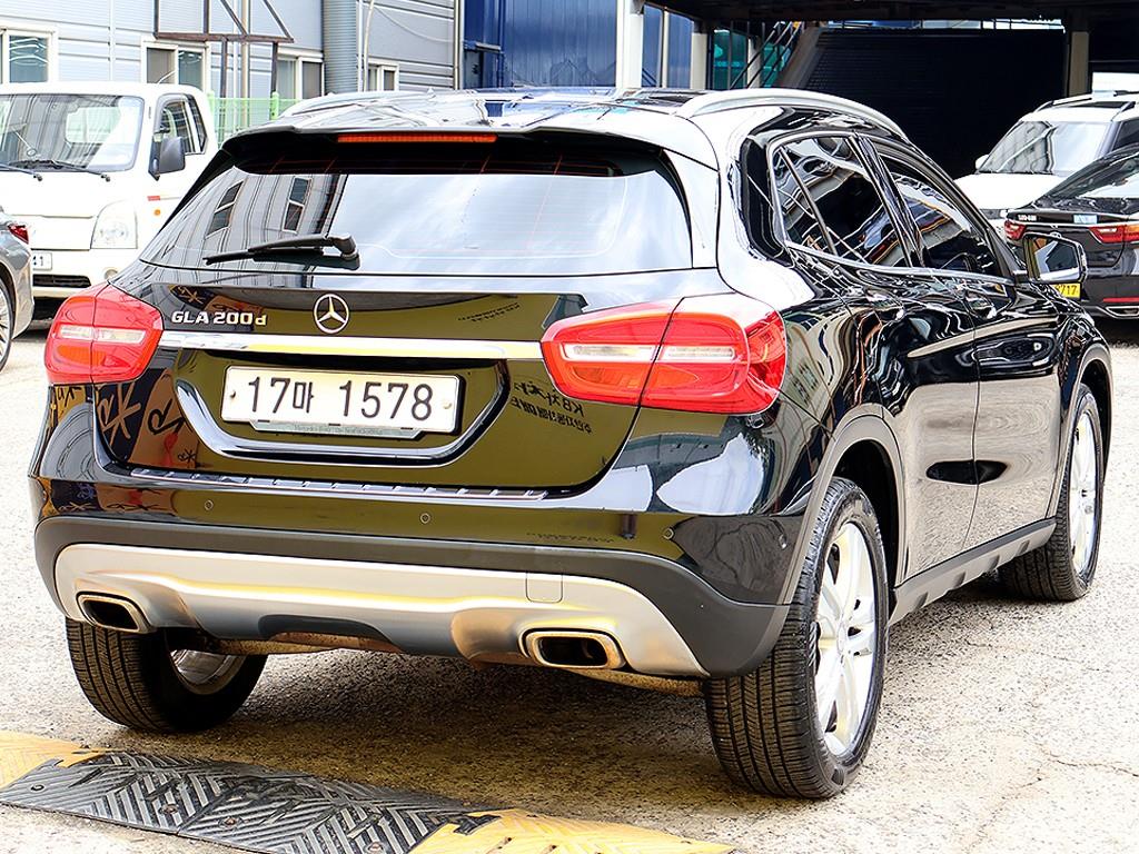 Mercedes Benz GLA Class - Vista 7