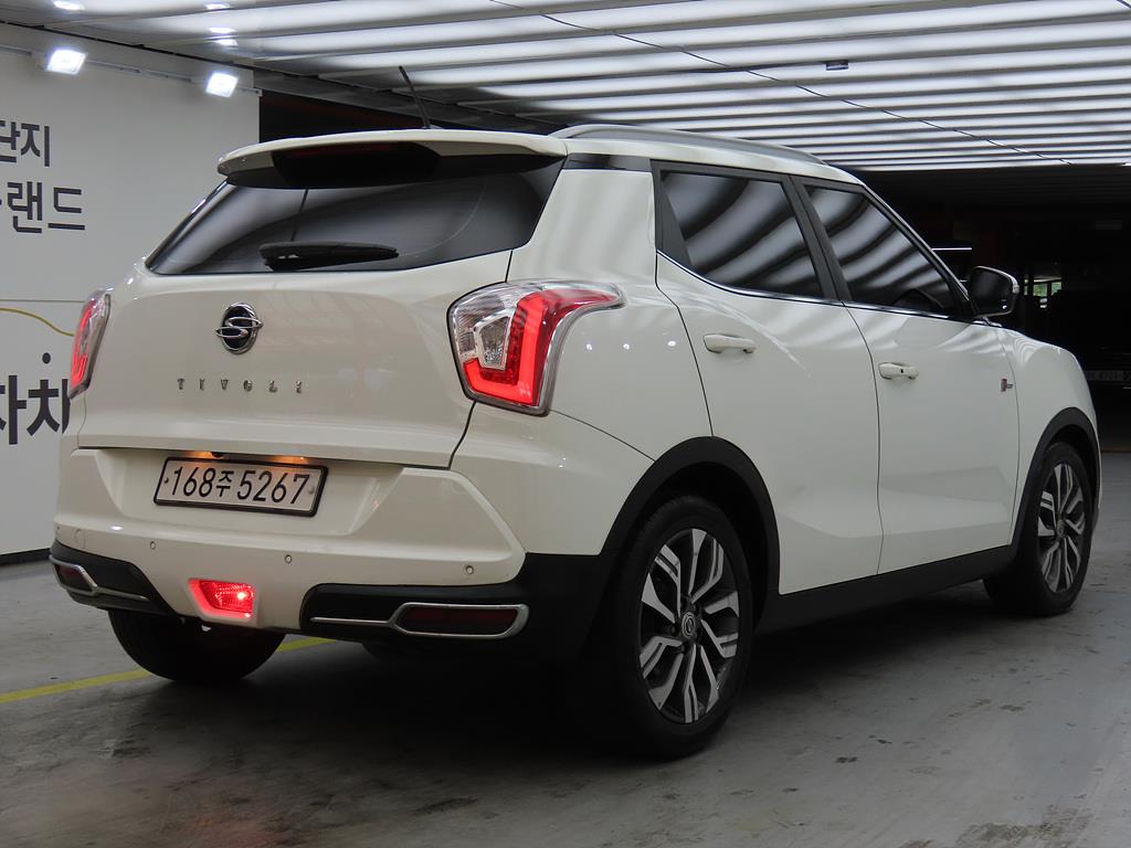 Ssangyong Tivoli - Vista 3