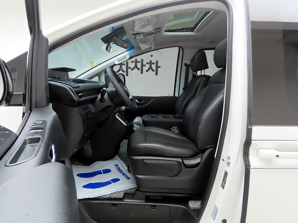 HYUNDAI Staria - Vista 12