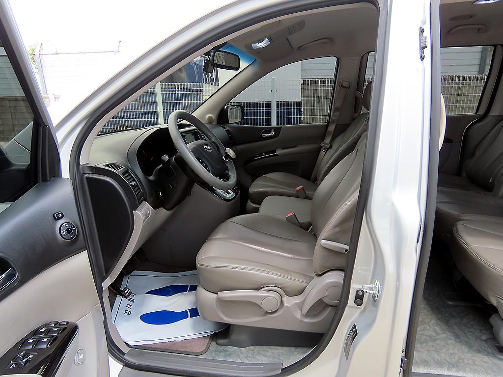 KIA Carnival - Vista 5