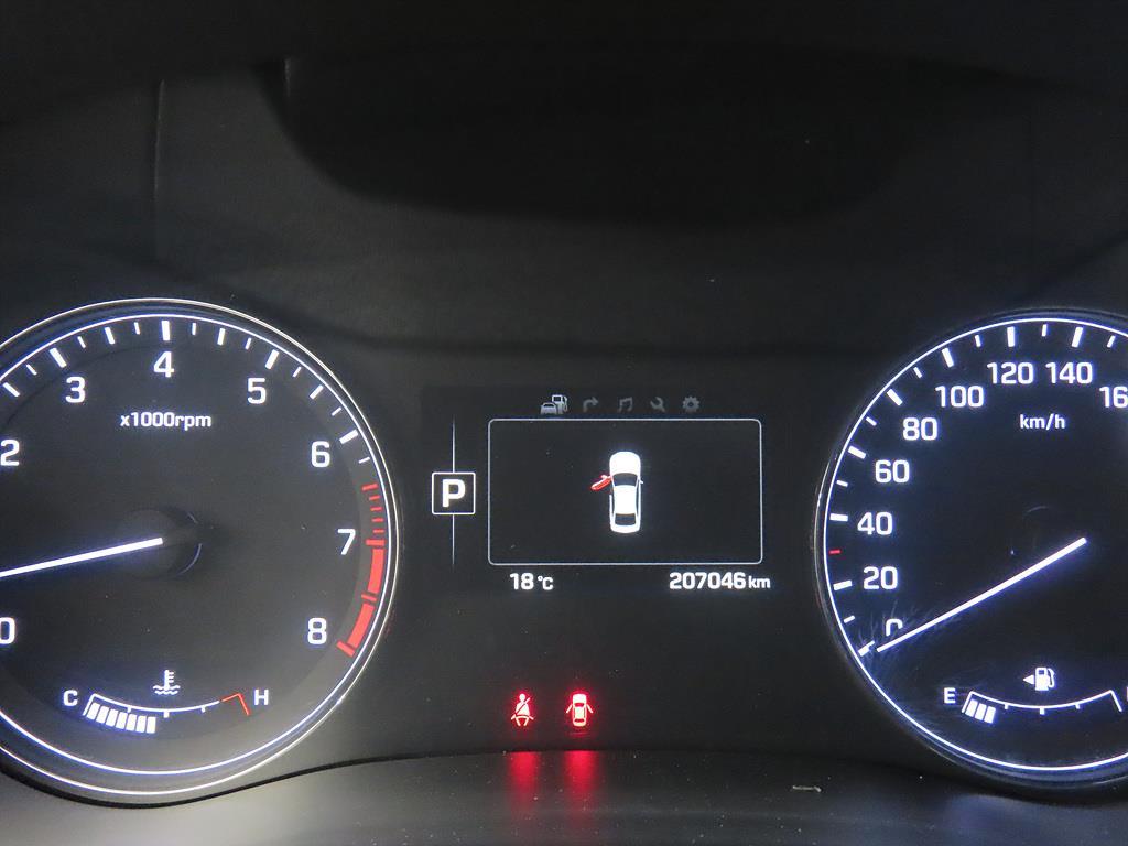HYUNDAI Genesis - Vista 9