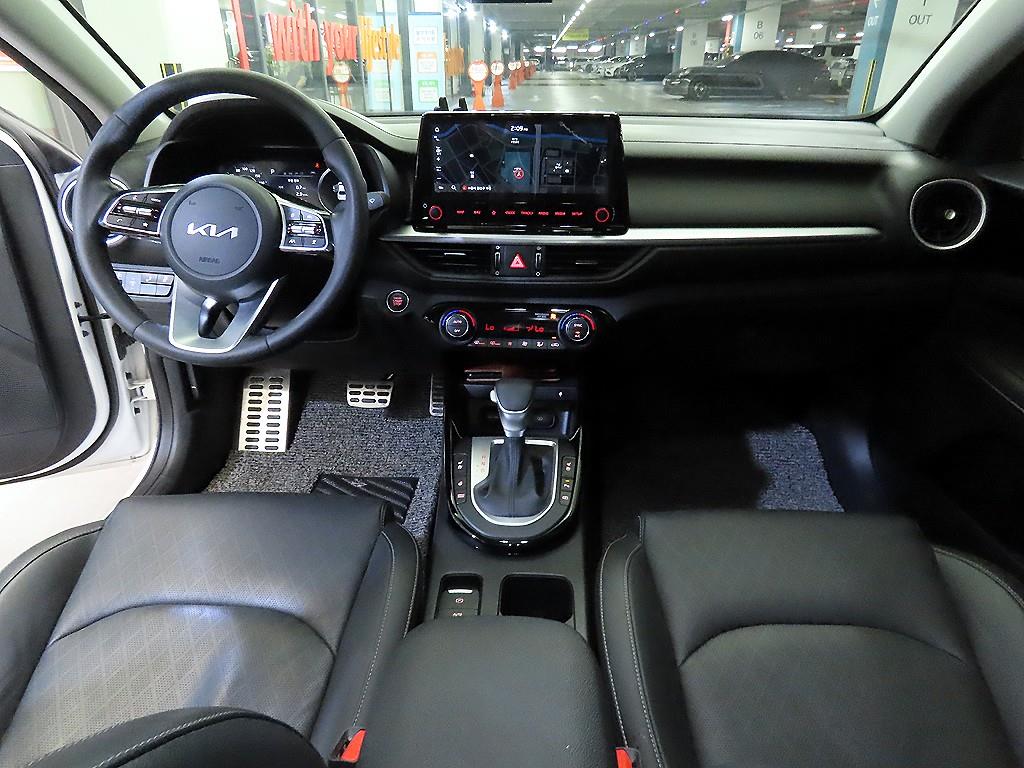 KIA K3 - Vista 10