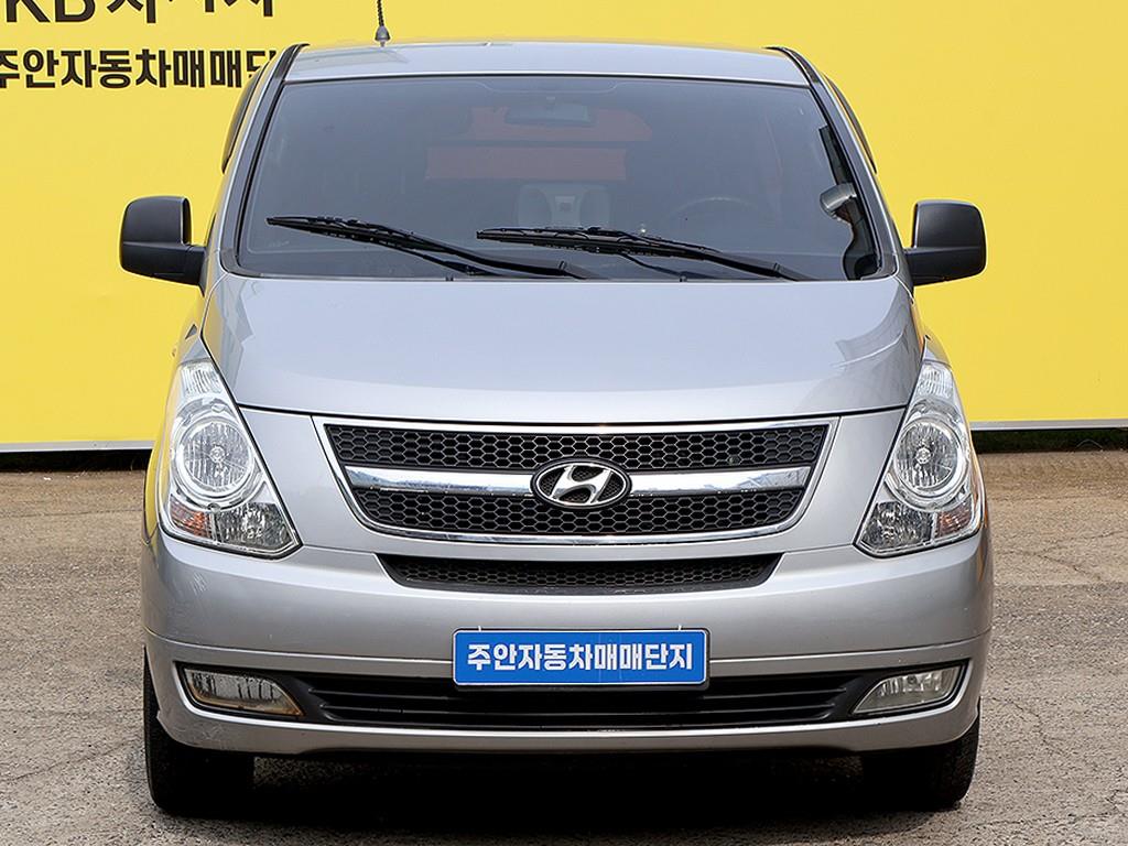 HYUNDAI Starex 2011 Blanco - Importación desde Corea - HF Imports Iquique - Foto 1