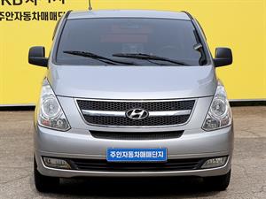 HYUNDAI Starex - Vista 2