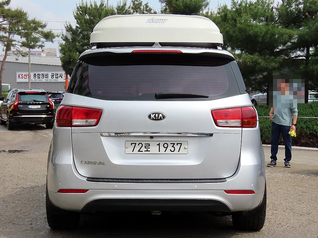 KIA Carnival - Vista 4