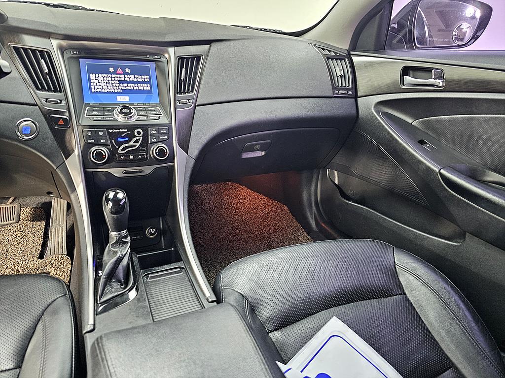 HYUNDAI Sonata - Vista 10