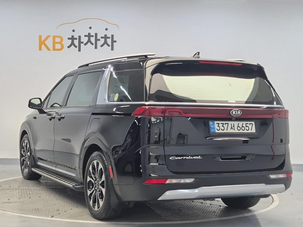 KIA Carnival - Vista 3