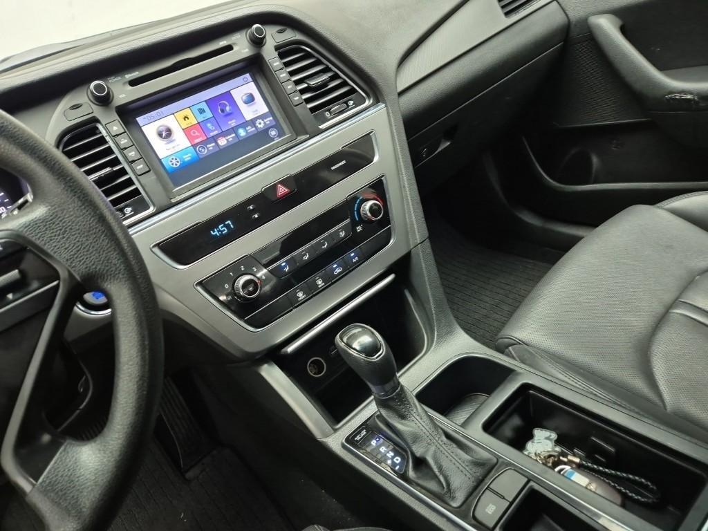 HYUNDAI Sonata - Vista 7