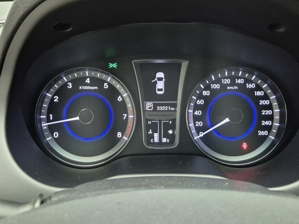 HYUNDAI Grandeur - Vista 5