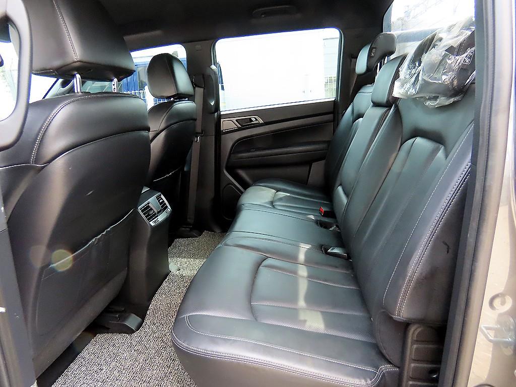 Ssangyong Rexton - Vista 6
