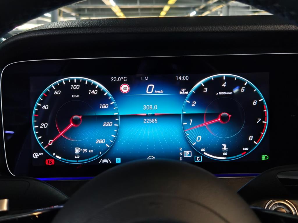 Mercedes Benz E class - Vista 6