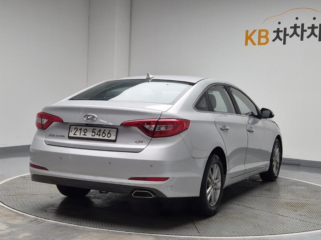 HYUNDAI Sonata - Vista 4
