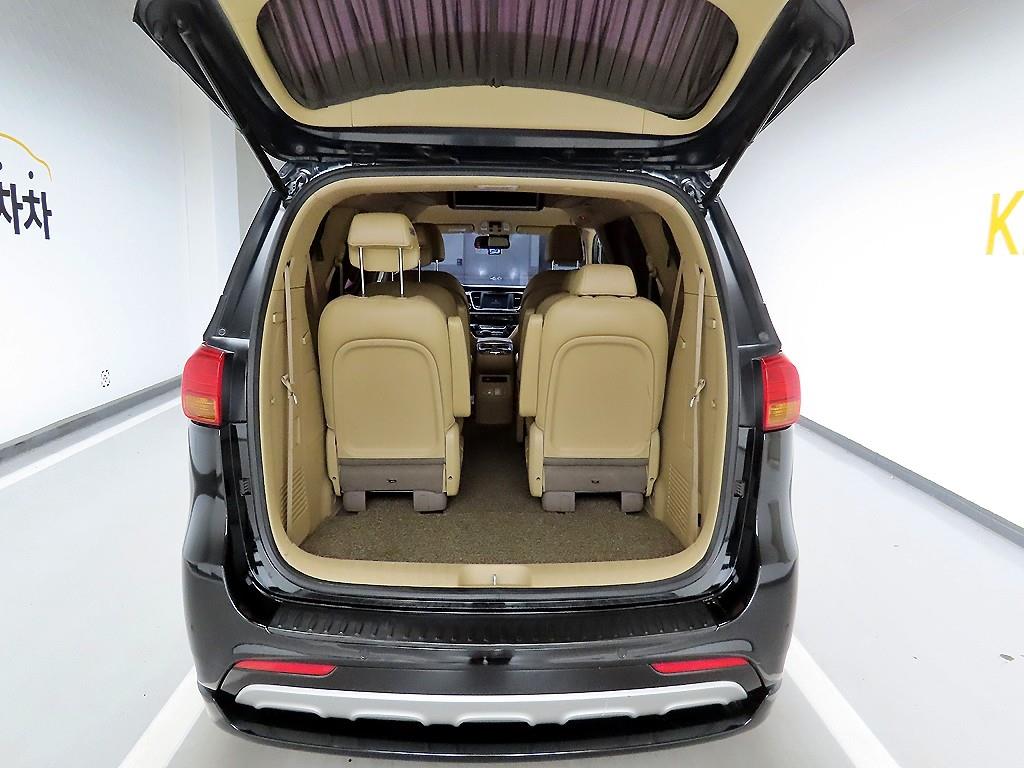 KIA Carnival - Vista 5