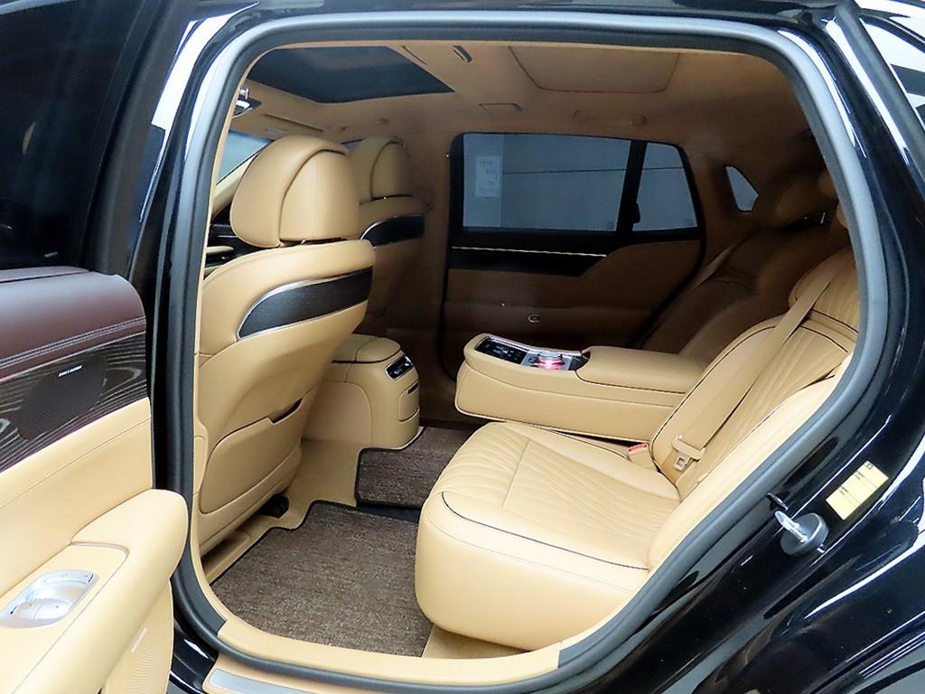 Genesis G90 - Vista 6
