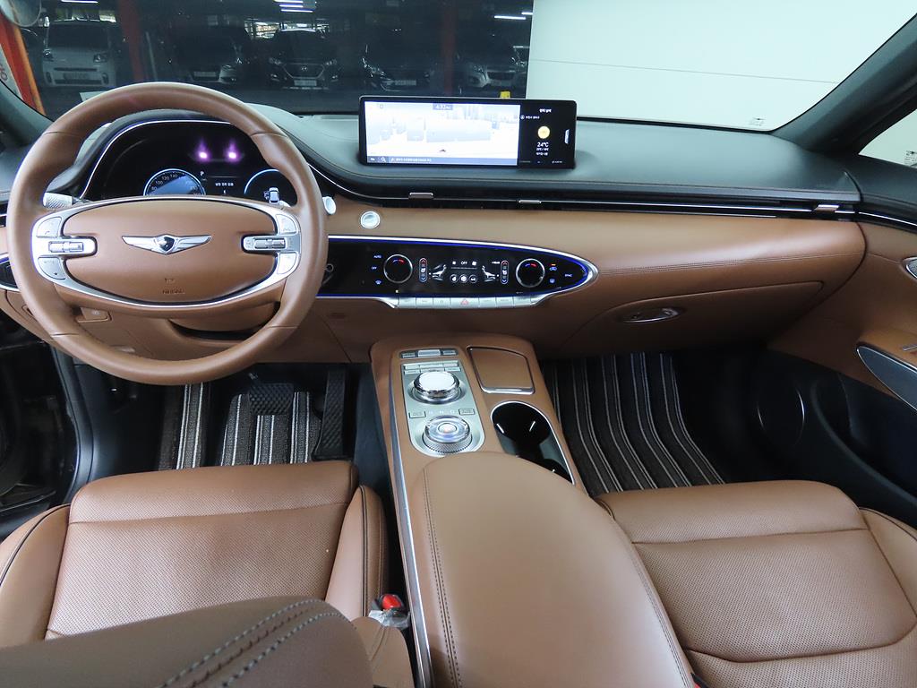 Genesis GV70 - Vista 7