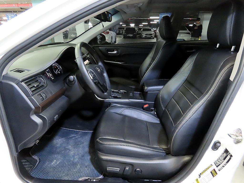 Toyota Camry - Vista 6