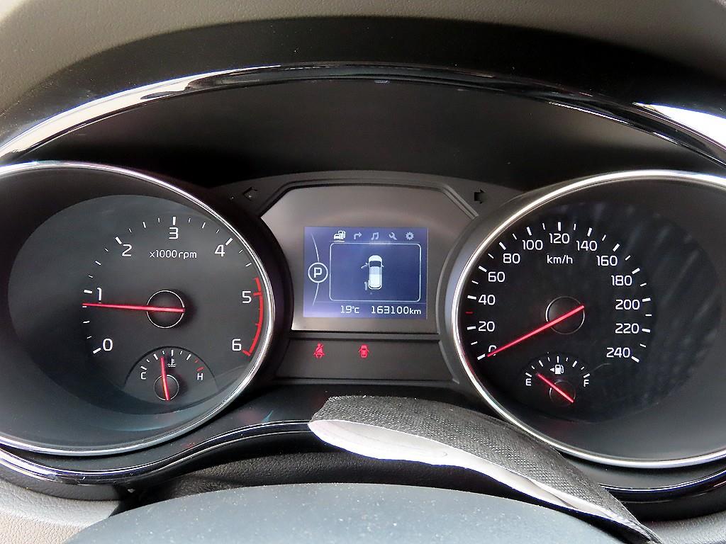 KIA Carnival - Vista 10