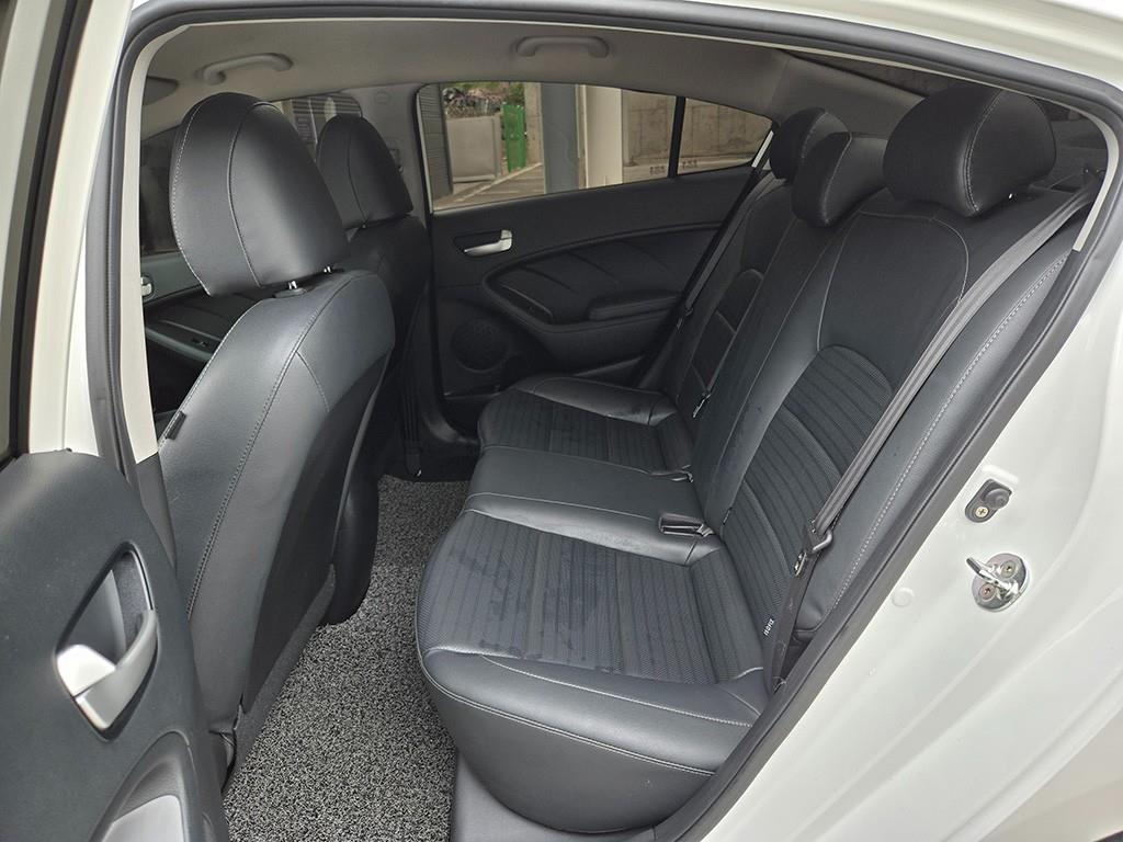 KIA K3 - Vista 6