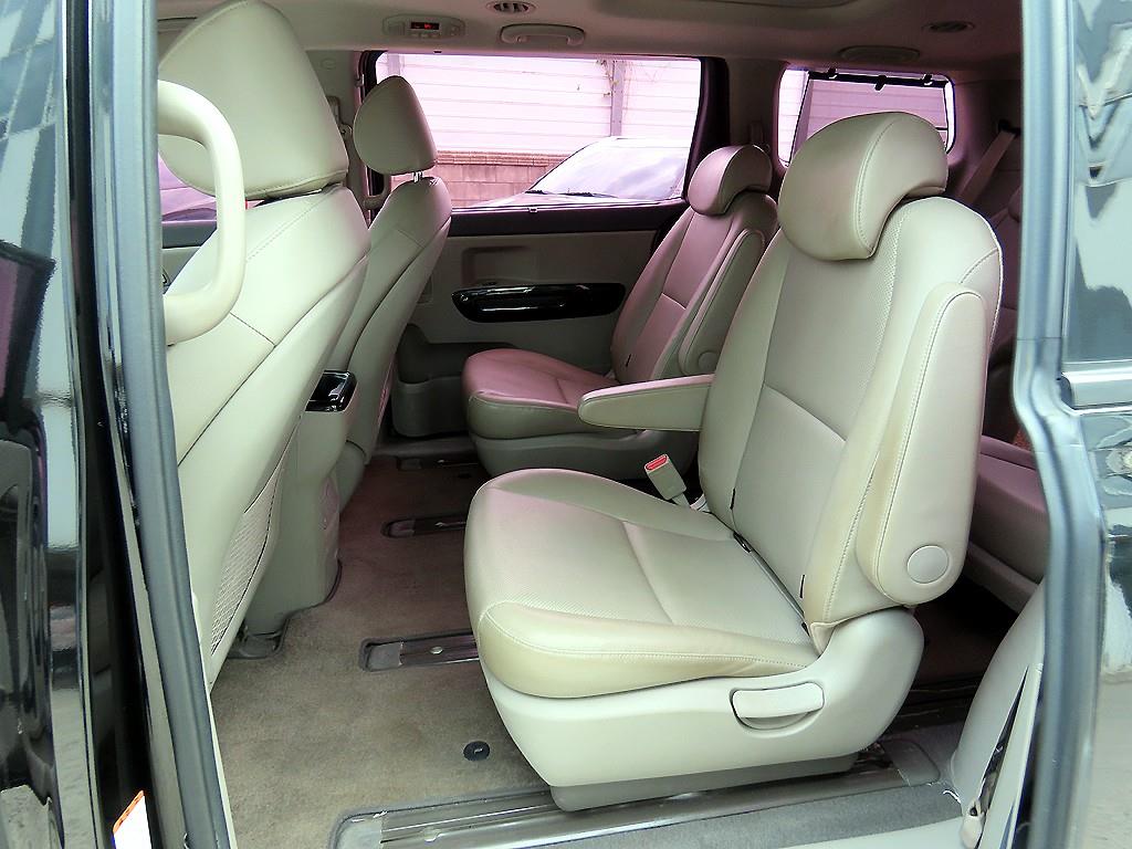 KIA Carnival - Vista 6
