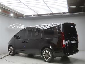 HYUNDAI Staria - Vista 6