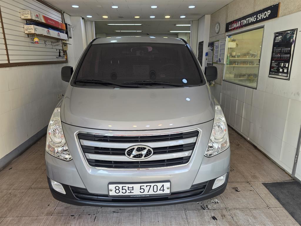 HYUNDAI Starex - Vista 2