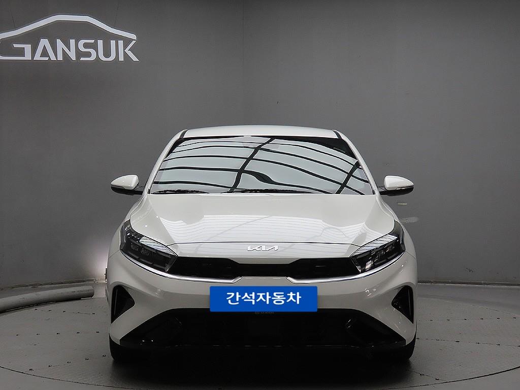 KIA K3 2022 the color of pearl - Importación desde Corea - HF Imports Iquique - Foto 1