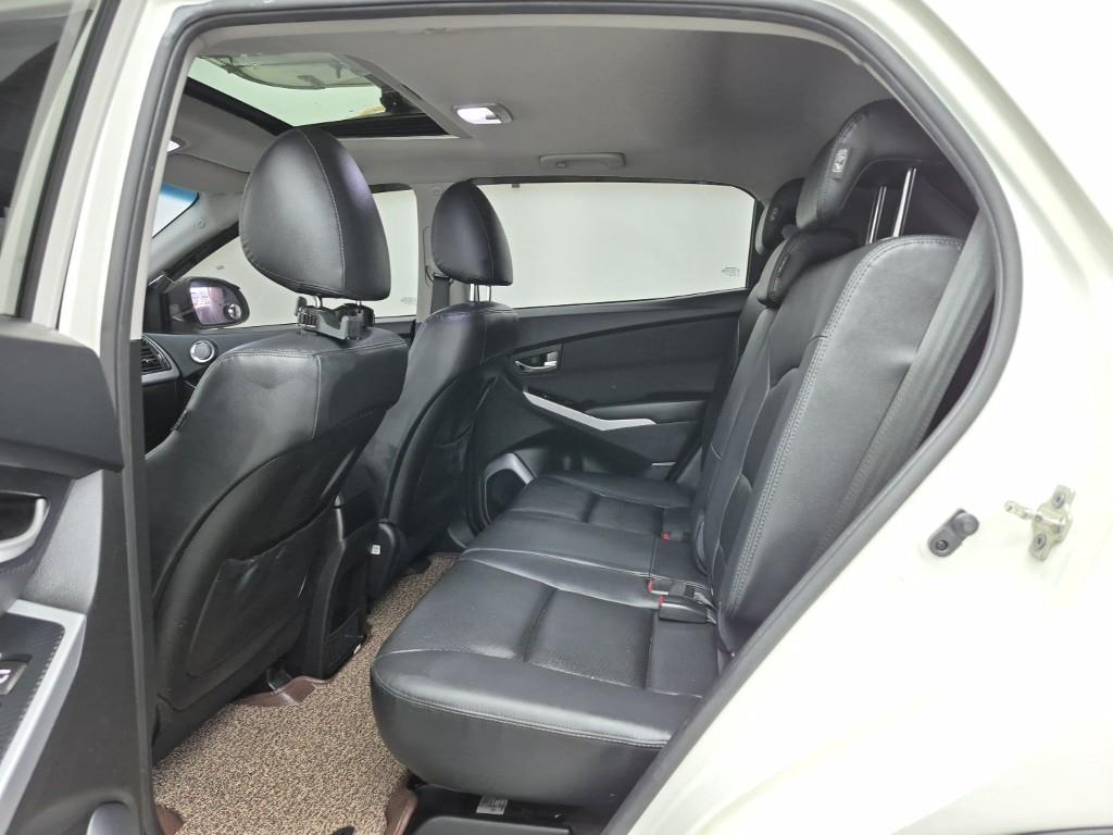 Ssangyong Korando - Vista 12